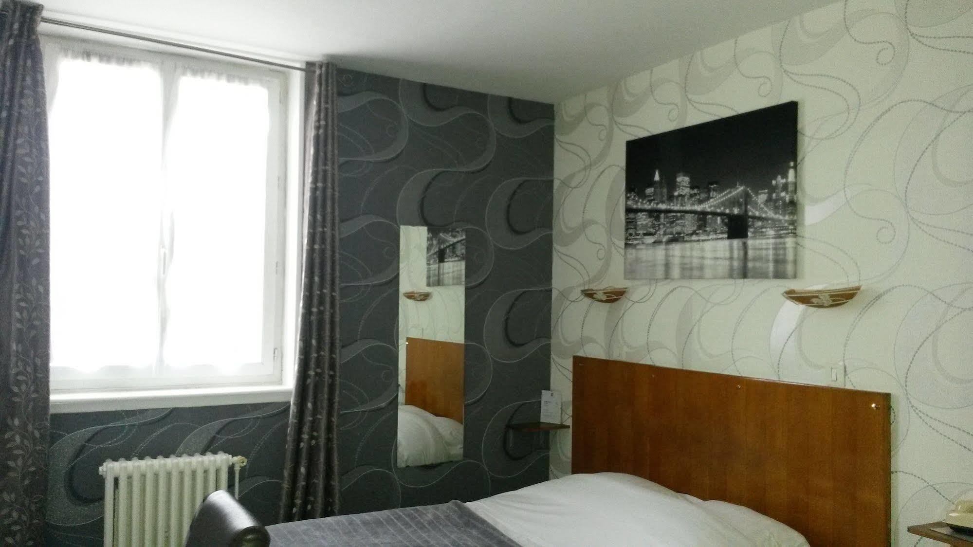 Hotel De Paris Charleville-Mézières Exteriör bild